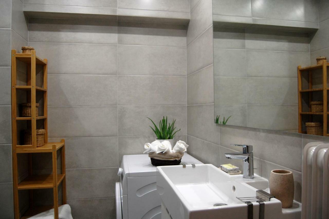 Central & Comfortable, 70M² Apt In Neos Kosmos Athena Bagian luar foto